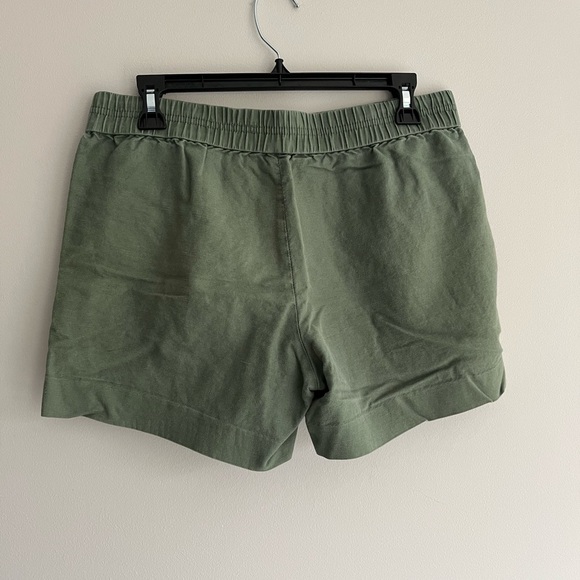 J.Crew Linen Green Pull On Shorts - Picture 2 of 5